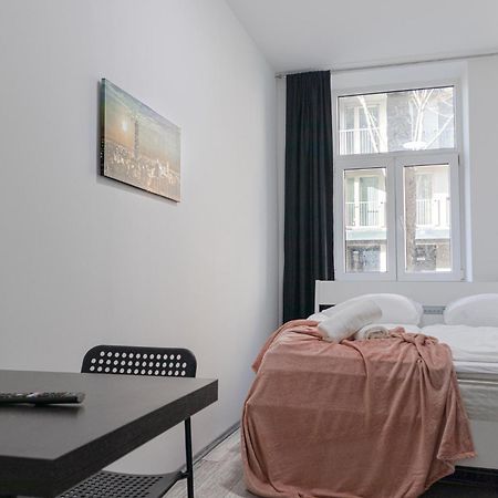 Affordable 5-Br Shared Apartment / Enkplatz U3 Getaway ウィーン エクステリア 写真
