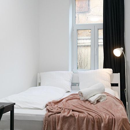 Affordable 5-Br Shared Apartment / Enkplatz U3 Getaway ウィーン エクステリア 写真