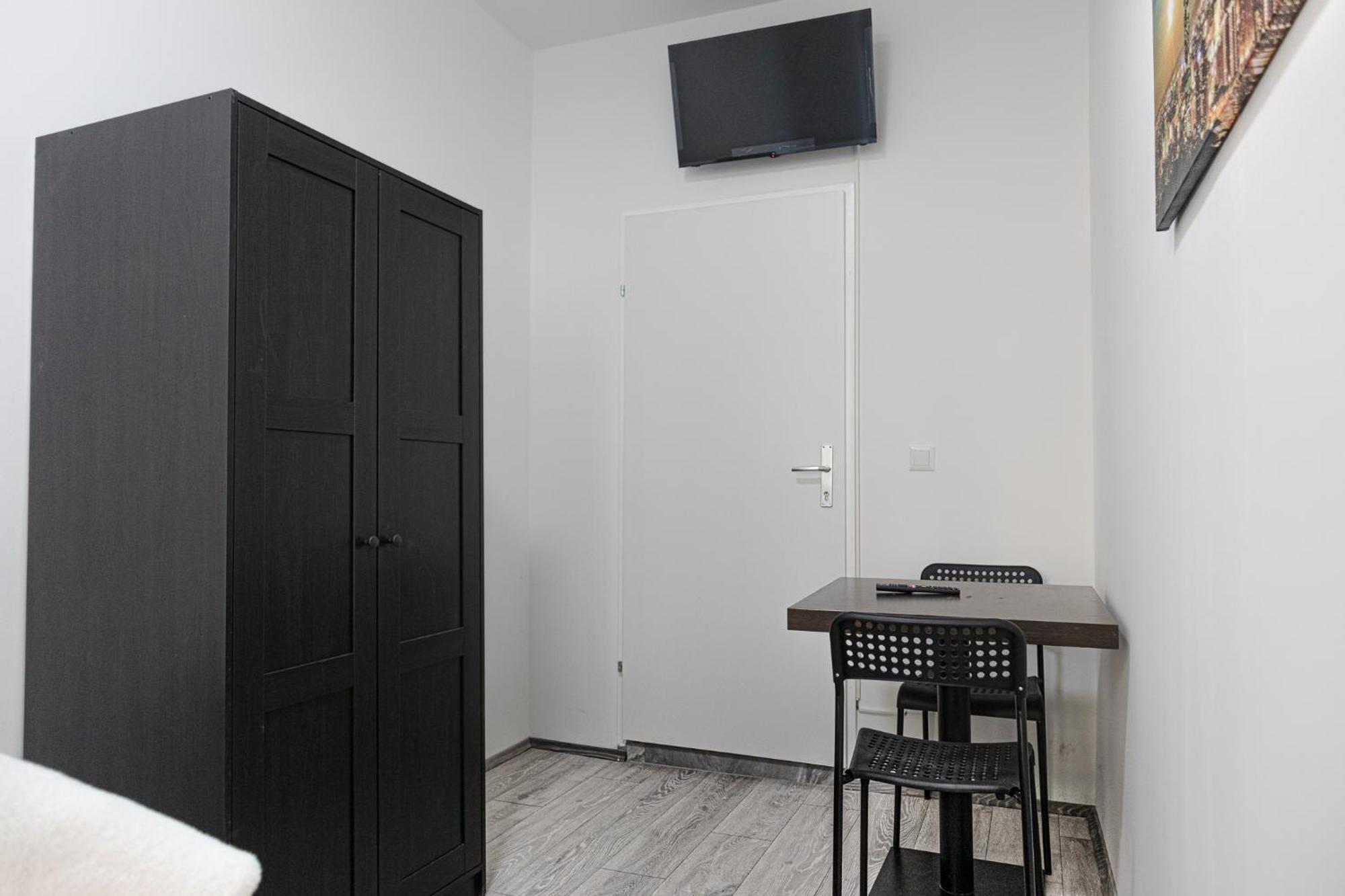 Affordable 5-Br Shared Apartment / Enkplatz U3 Getaway ウィーン エクステリア 写真