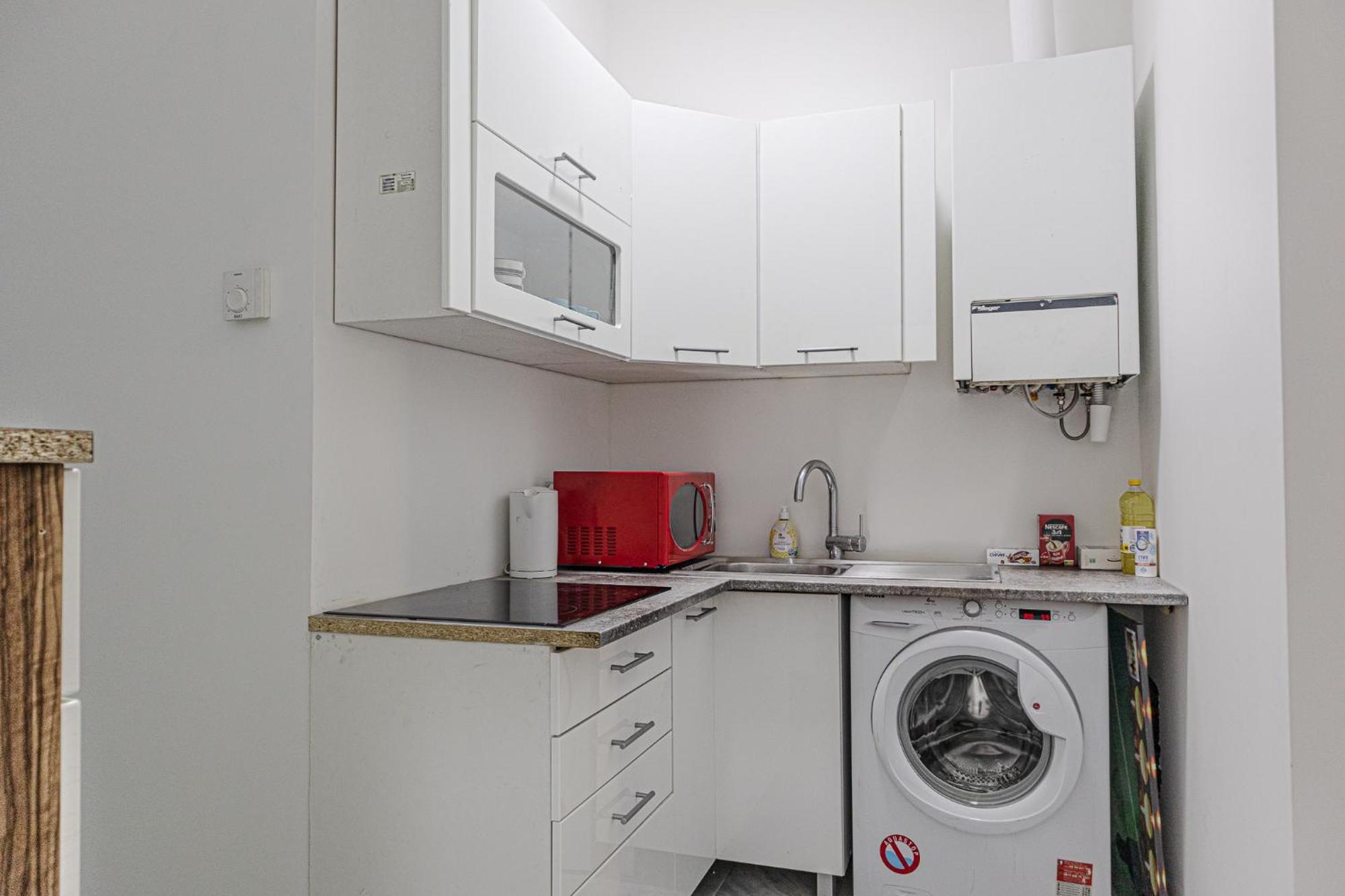 Affordable 5-Br Shared Apartment / Enkplatz U3 Getaway ウィーン エクステリア 写真