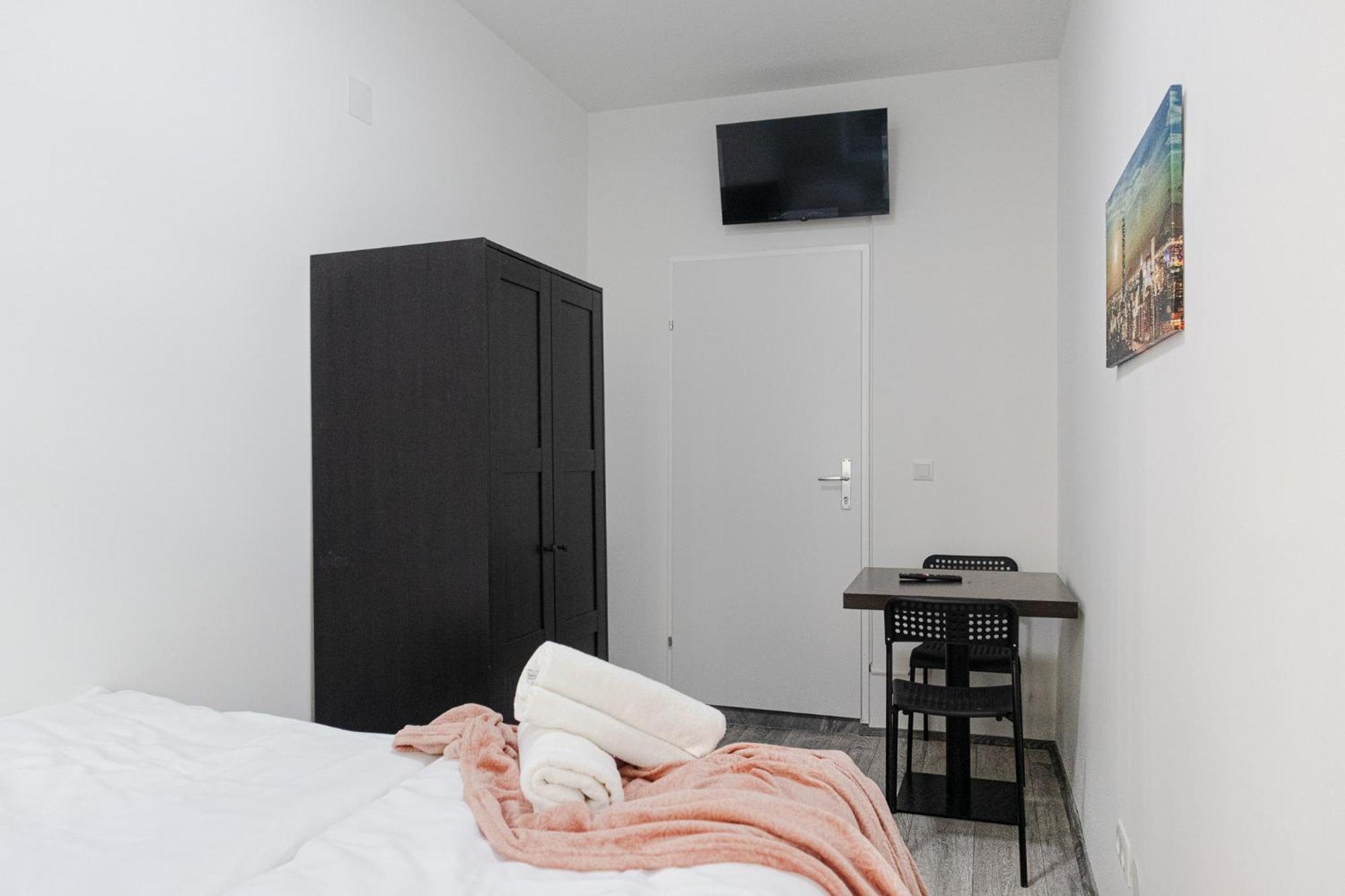 Affordable 5-Br Shared Apartment / Enkplatz U3 Getaway ウィーン エクステリア 写真