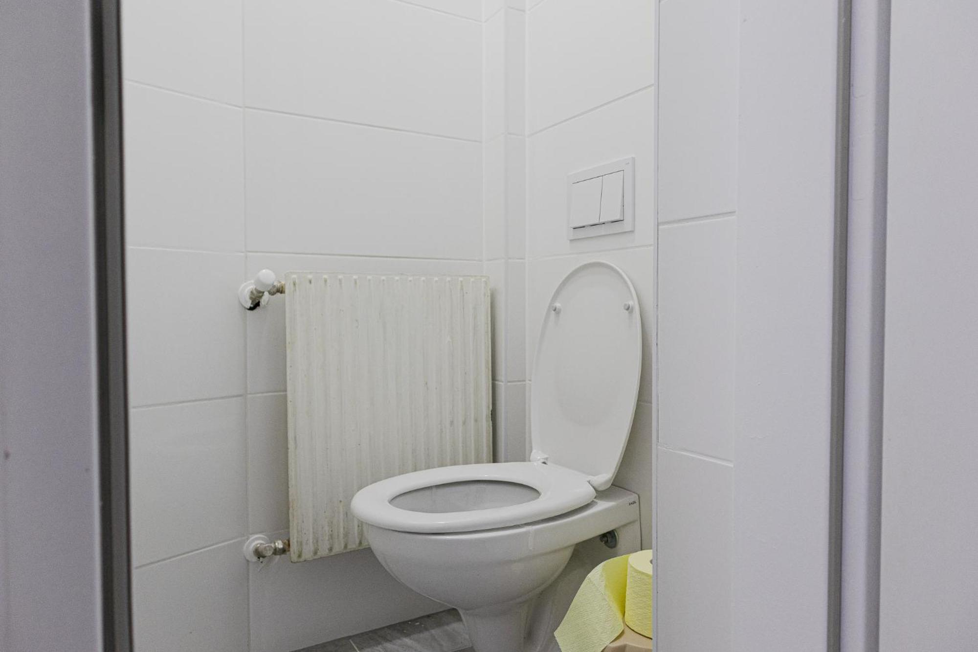Affordable 5-Br Shared Apartment / Enkplatz U3 Getaway ウィーン エクステリア 写真
