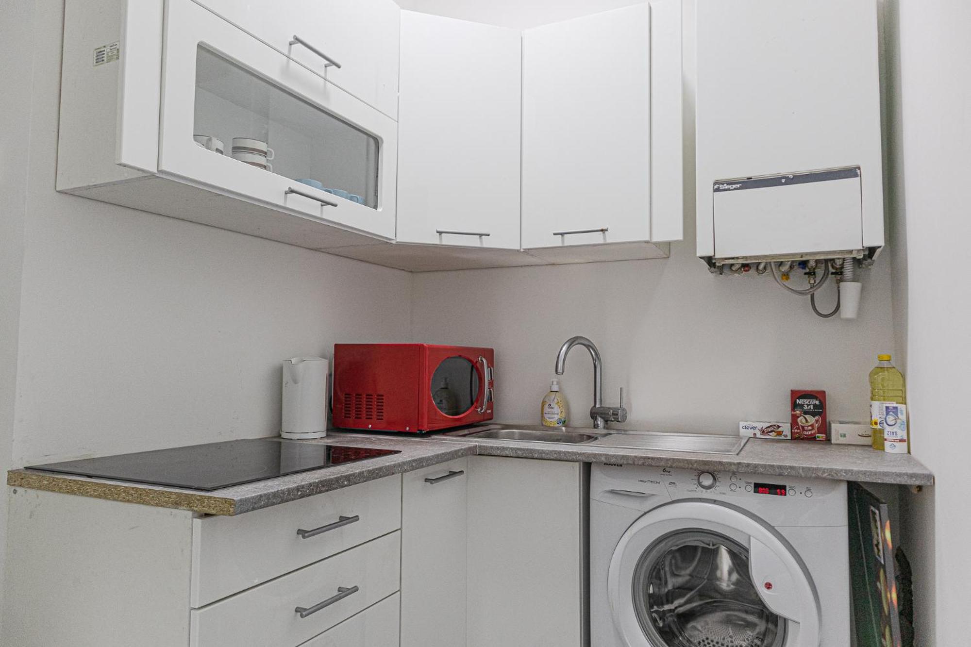 Affordable 5-Br Shared Apartment / Enkplatz U3 Getaway ウィーン エクステリア 写真