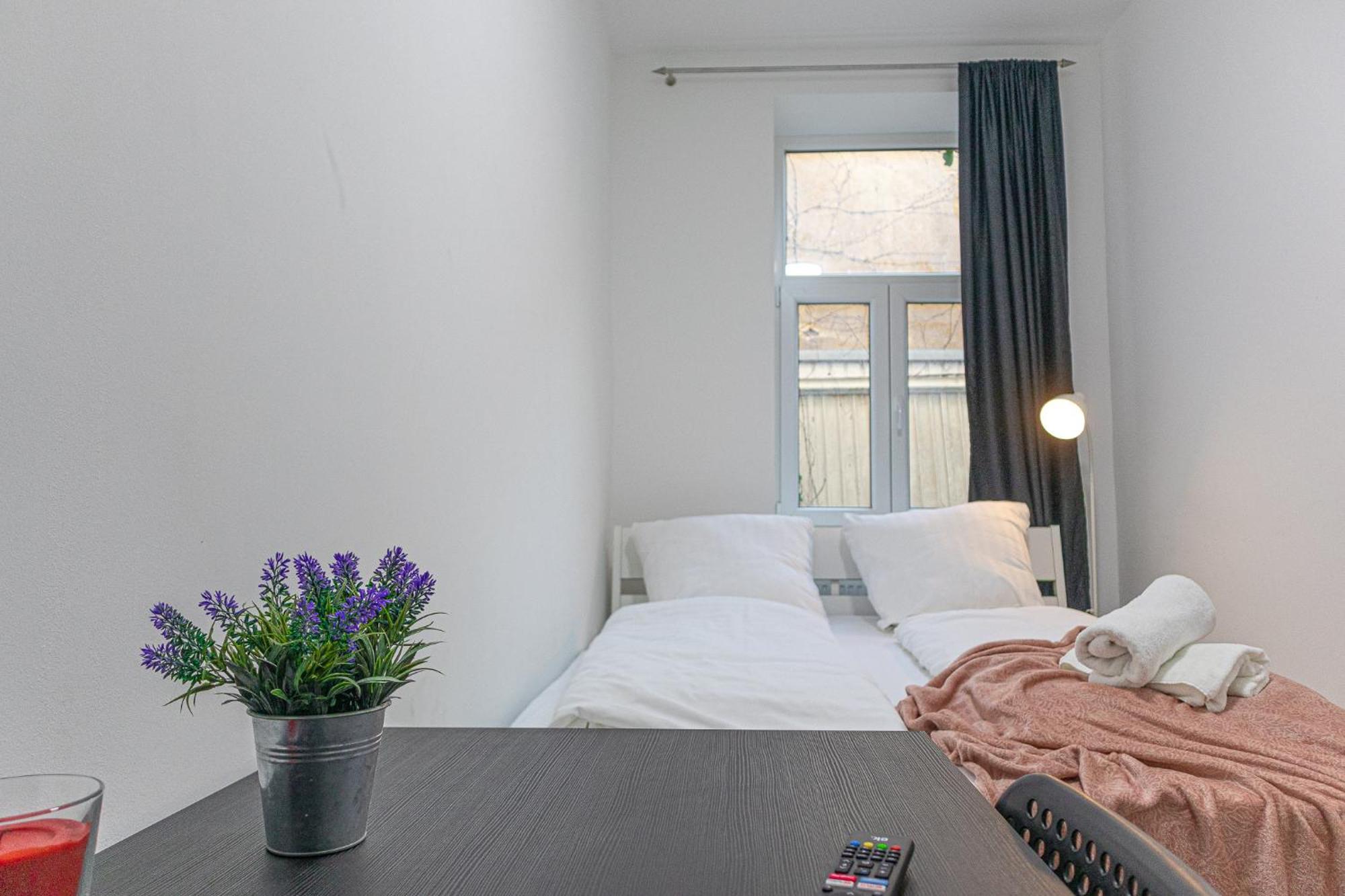 Affordable 5-Br Shared Apartment / Enkplatz U3 Getaway ウィーン エクステリア 写真